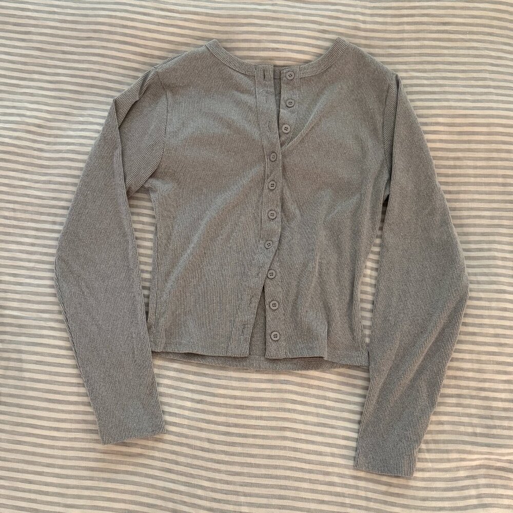 Grey ribbed button up longsleeve